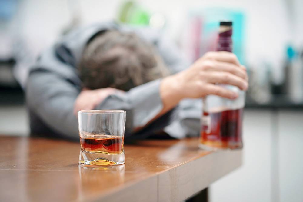 Przewodnik do Trzeźwego Życia: Jak Rzucić Alkohol Efektywnie